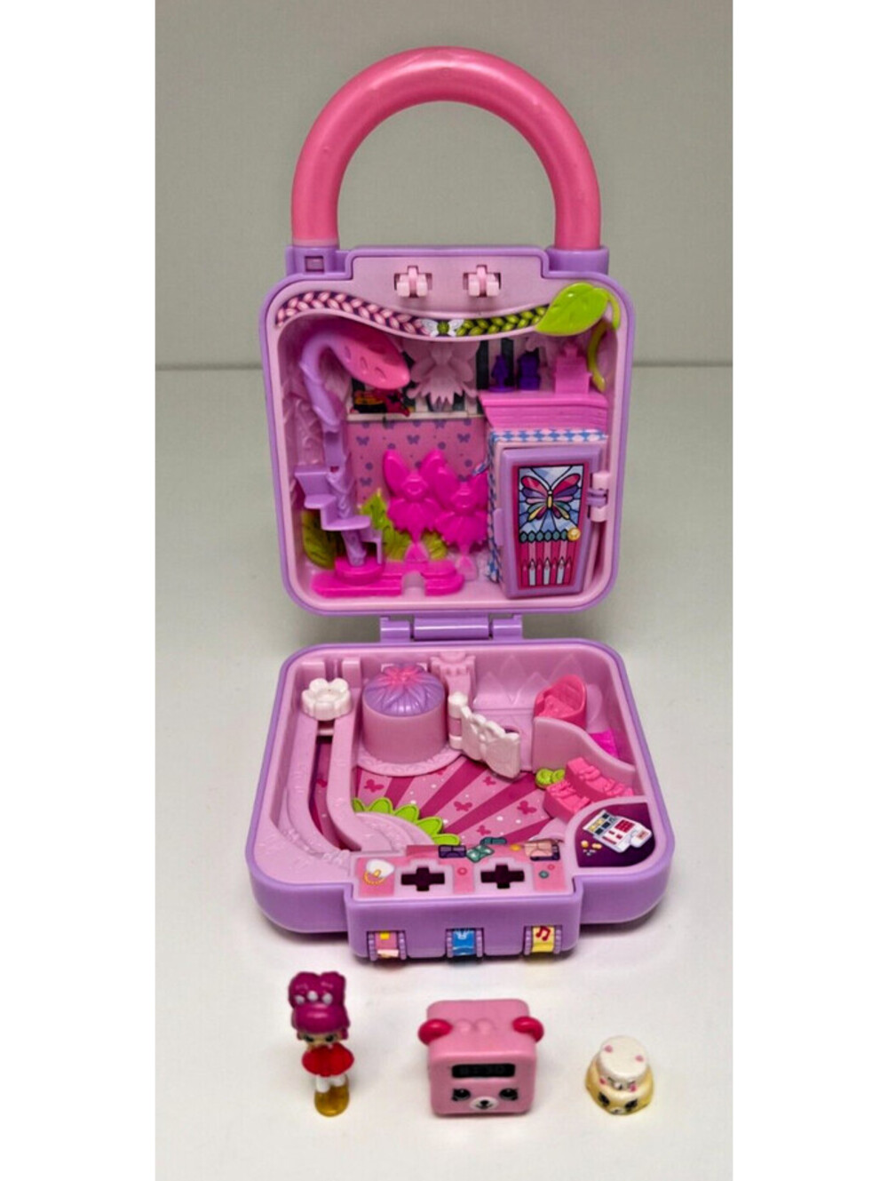 Vintage Shopkins Lil’ Secrets Locket Playset Including: Miniature Figurines